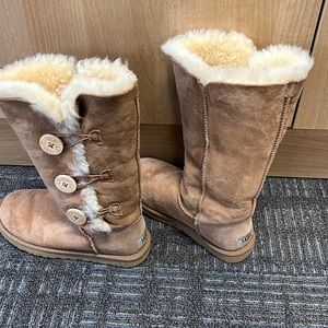 UGG Triple button Sherpa Boots